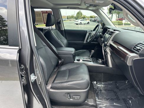 Used 2022 Toyota 4Runner Limited AWD/4WD image 66