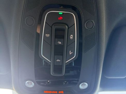 Used 2019 Audi Q8 Premium w/ Convenience Package image 27