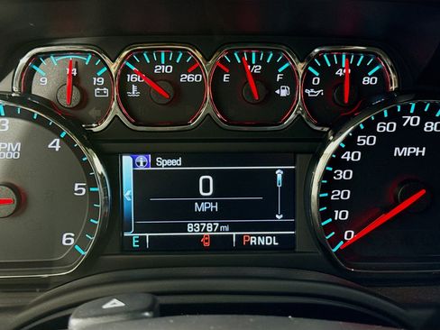 Used 2019 GMC Yukon SLE w/ SLE Value Package image 16