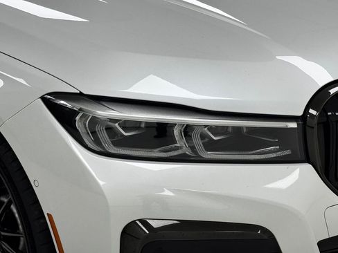 Used 2022 BMW 750i xDrive w/ Autobahn Package image 38