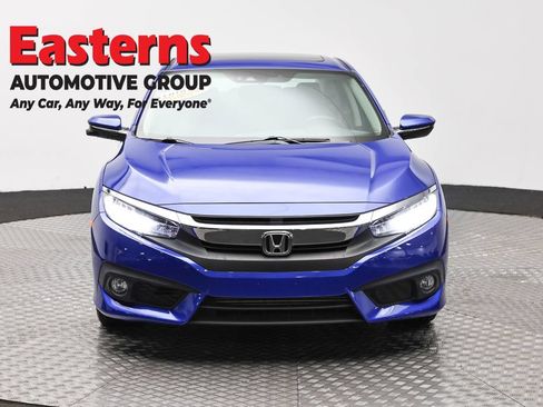 Used 2017 Honda Civic Touring image 2