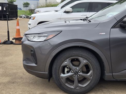 Used 2023 Ford Escape ST-Line w/ Tech Pack #1 FWD image 8