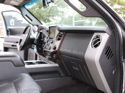 Used 2015 Ford F250 Lariat w/ Lariat Ultimate Package image 27