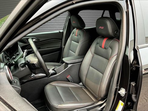 Used 2024 Chevrolet Trax RS w/ Driver Confidence Package FWD image 13