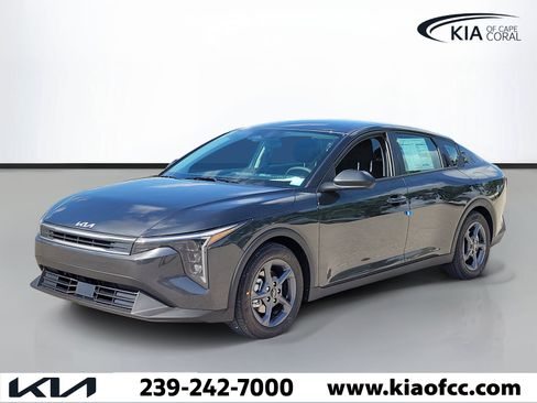 New 2026 Kia K4 FWD image 3