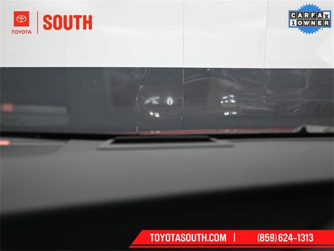 Used 2018 Toyota Prius Prime Advanced image 28