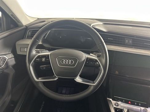 Used 2024 Audi Q8 e-tron Premium Plus w/ Premium Plus Package image 17
