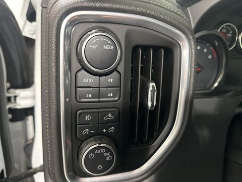 Used 2020 Chevrolet Silverado 2500 LT w/ Convenience Package image 16