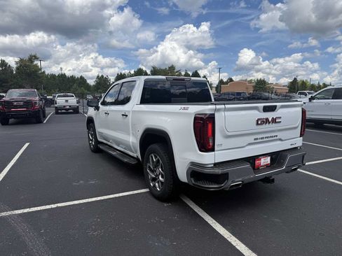 Used 2022 GMC Sierra 1500 SLT w/ SLT Convenience Package AWD/4WD image 5