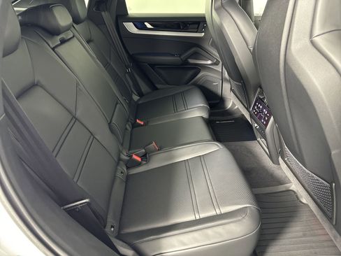 Certified 2025 Porsche Cayenne S image 28