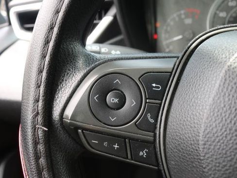 Used 2021 Toyota Corolla LE FWD image 9