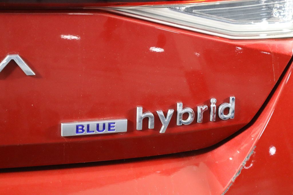 Used 2021 Hyundai Elantra Blue FWD image 40