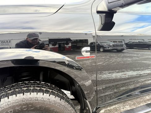Used 2015 RAM 3500 Laramie w/ Black Appearance Group image 5