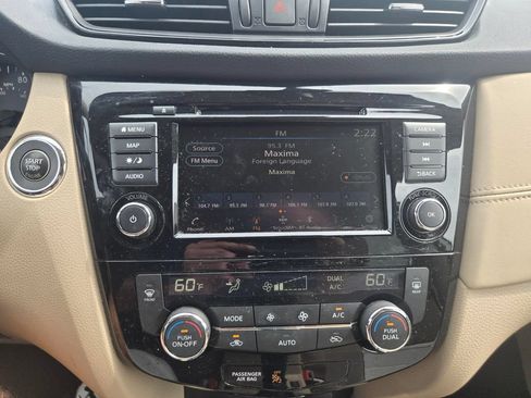 Used 2020 Nissan Rogue SL w/ Premium Package AWD/4WD image 12