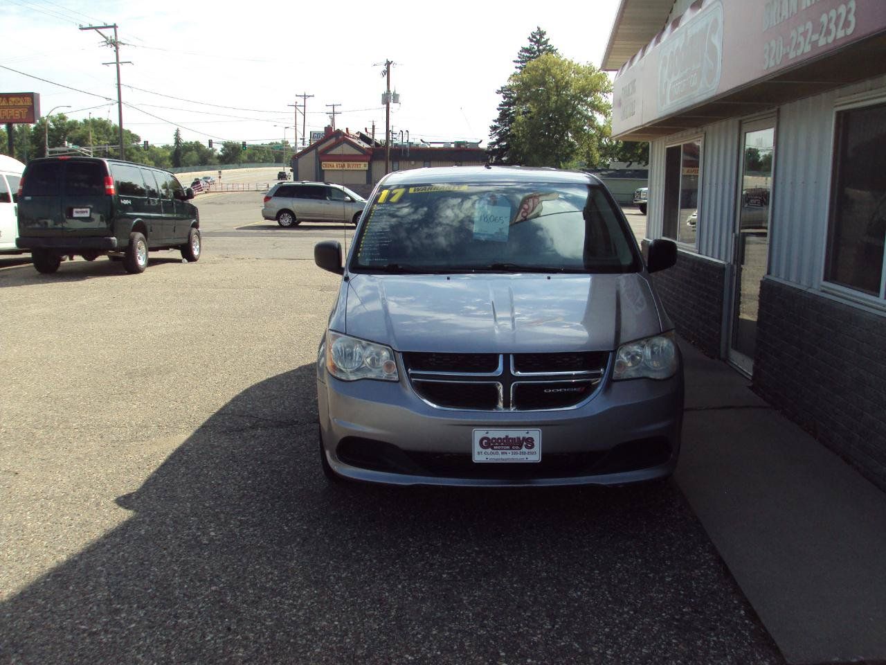 Used 2017 Dodge Grand Caravan SE w/ Power Window Group FWD image 3
