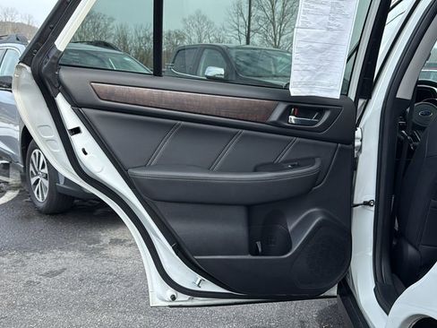 Used 2019 Subaru Outback 3.6R Limited image 24