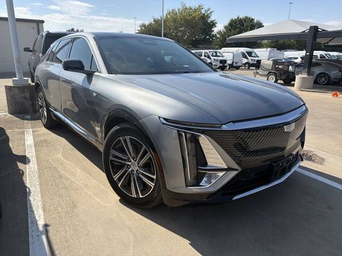 Used 2024 Cadillac Lyriq Luxury w/ LPO, Floor Liner Package RWD image 1