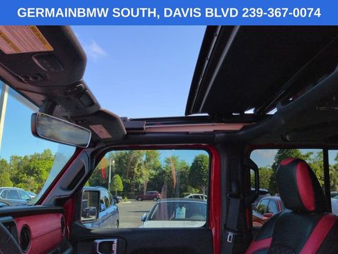 Used 2023 Jeep Wrangler Unlimited Sahara AWD/4WD image 21