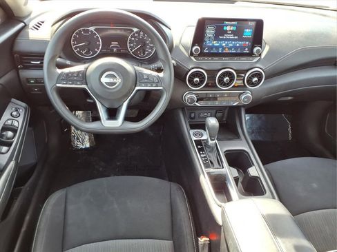 Used 2024 Nissan Sentra SV image 9