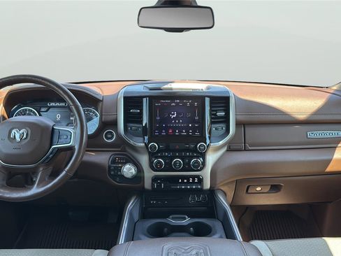 Used 2019 RAM 1500 Laramie AWD/4WD image 12