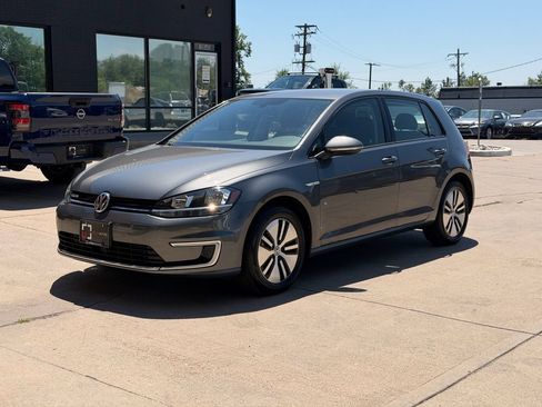 Used 2019 Volkswagen e-Golf SE w/ Driver Assistance Package FWD image 16