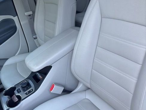 Used 2022 GMC Terrain Denali image 9