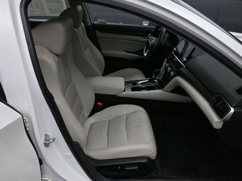 Certified 2018 Honda Accord EX-L image 25