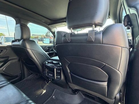 Used 2022 RAM 1500 Laramie AWD/4WD image 38