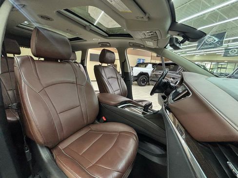 Used 2018 Buick Enclave Avenir w/ Avenir Technology Package FWD image 18