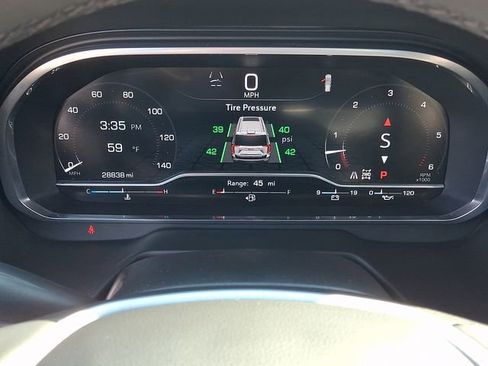 Used 2023 GMC Yukon SLT w/ SLT Premium Package image 21