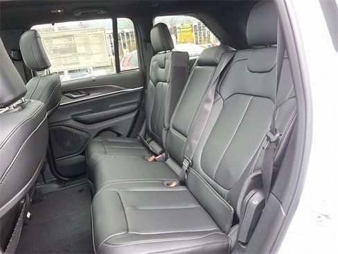 New 2025 Jeep Grand Cherokee Limited w/ Luxury Tech Group II image 6