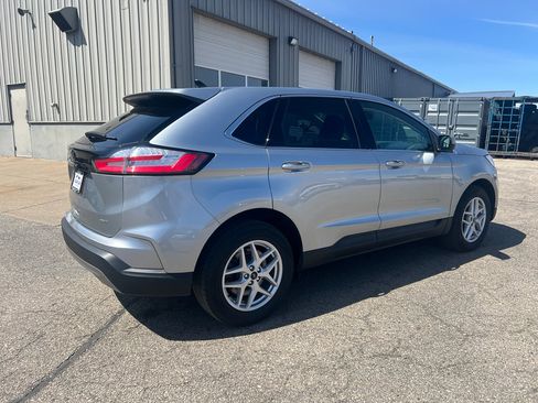 Used 2024 Ford Edge SEL AWD/4WD image 4