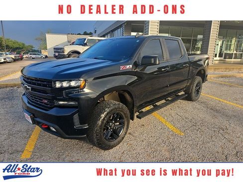Used 2021 Chevrolet Silverado 1500 LT Trail Boss w/ Convenience Package II image 1