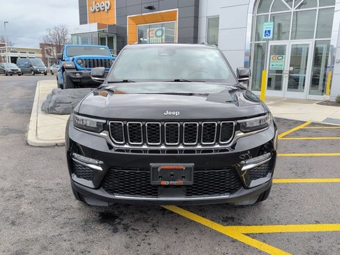 Used 2023 Jeep Grand Cherokee Limited AWD/4WD image 2