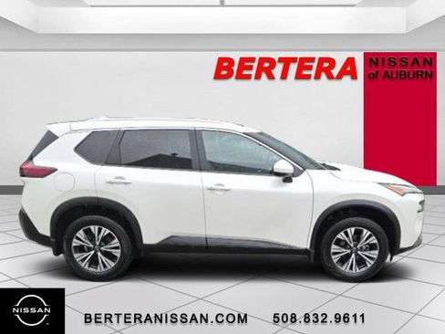 Used 2023 Nissan Rogue SV w/ SV Premium B Package AWD/4WD image 2
