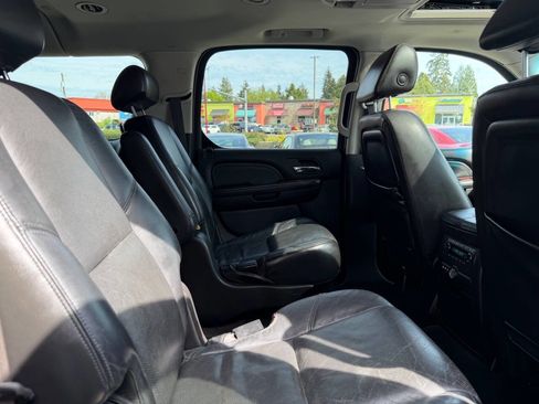 Used 2008 Cadillac Escalade ESV AWD image 19