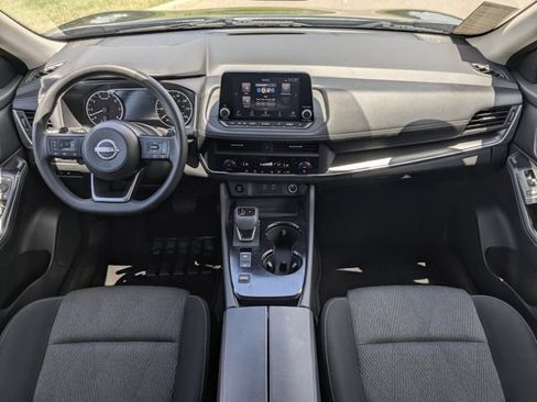 Used 2024 Nissan Rogue SV FWD image 18