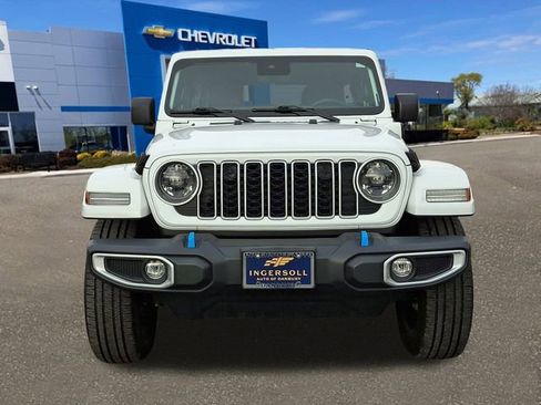 Used 2024 Jeep Wrangler Unlimited Sahara image 3