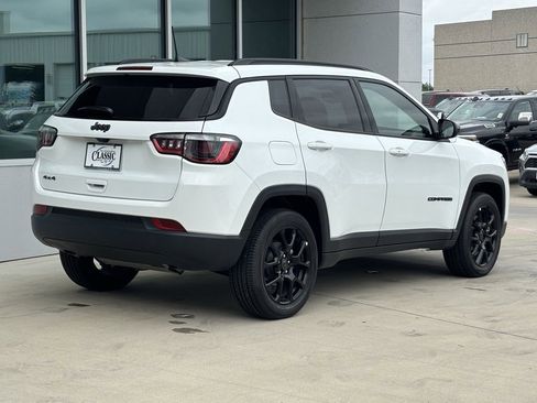New 2026 Jeep Compass Latitude image 3