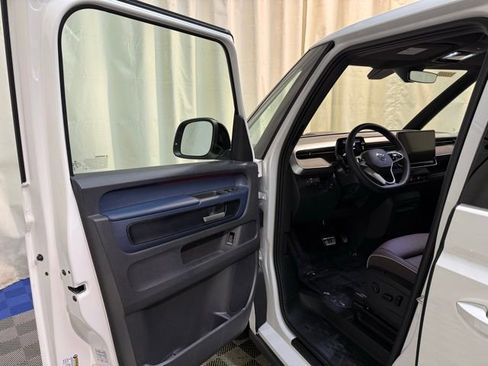 New 2025 Volkswagen ID. Buzz Pro S image 11
