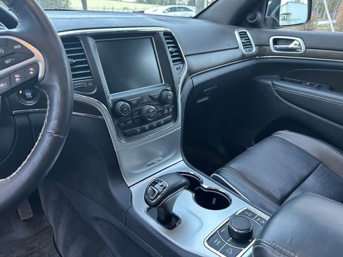 Used 2014 Jeep Grand Cherokee Overland w/ Advanced Technology Group image 30