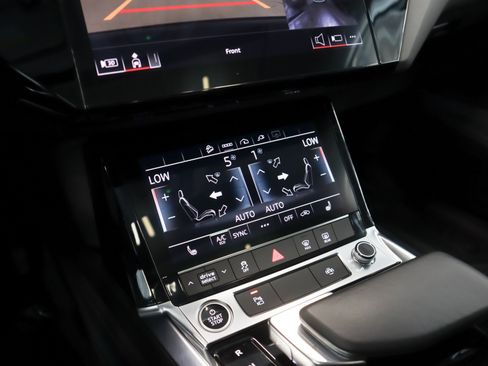Used 2021 Audi e-tron Premium w/ Convenience Plus Package image 20