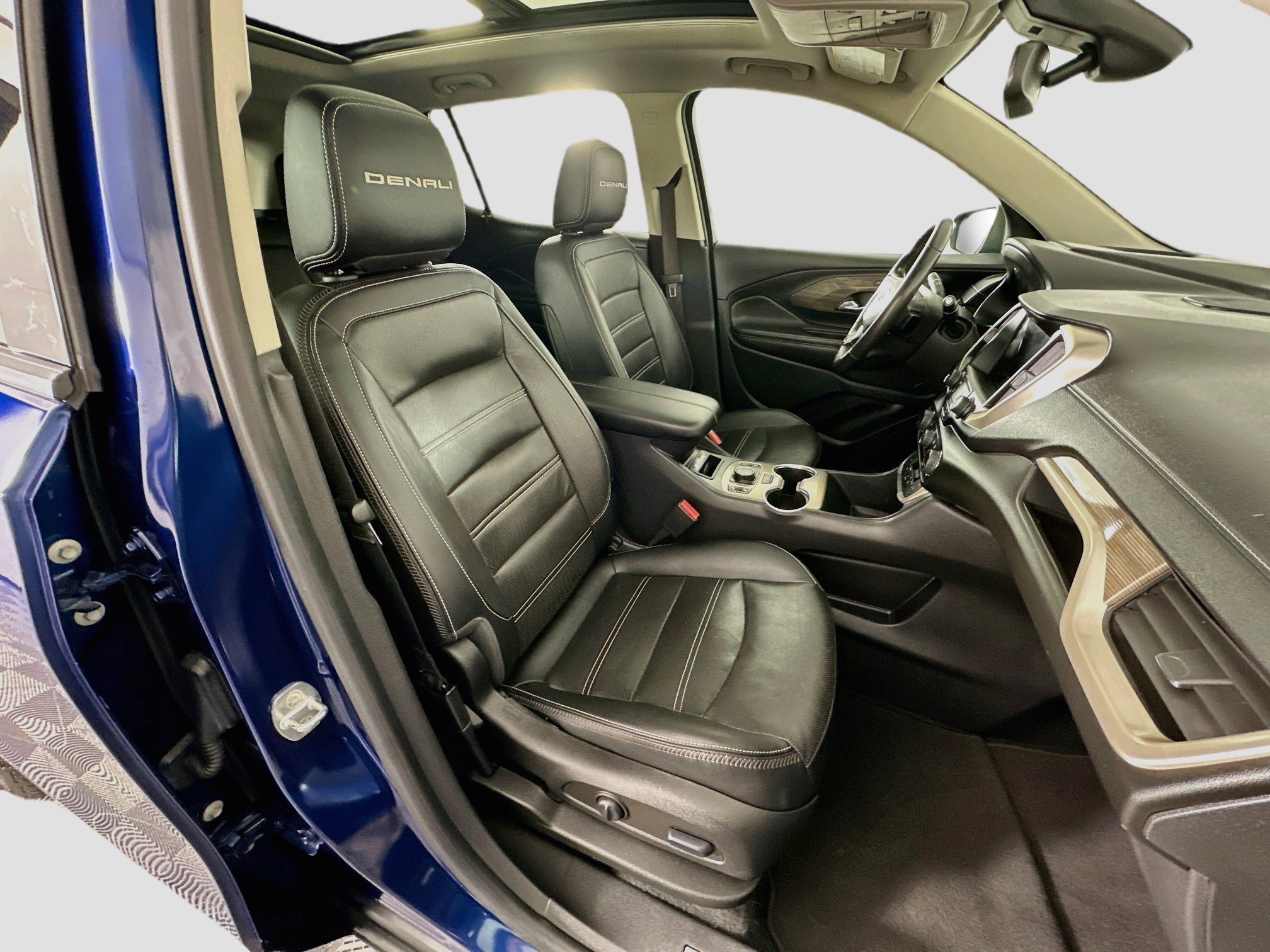 Used 2022 GMC Terrain Denali AWD/4WD image 32