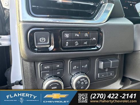 Used 2025 GMC Yukon Elevation w/ Elevation Premium Package AWD/4WD image 22