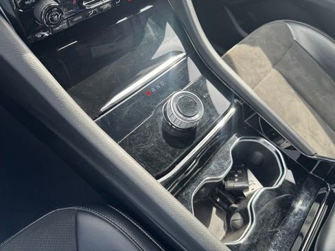 Used 2023 Jeep Grand Cherokee Altitude image 11