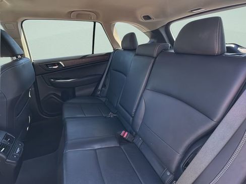 Used 2018 Subaru Outback 3.6R Limited w/ Popular Package #2 AWD/4WD image 14
