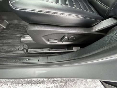 Certified 2024 Ford Edge SEL w/ Convenience Package image 11