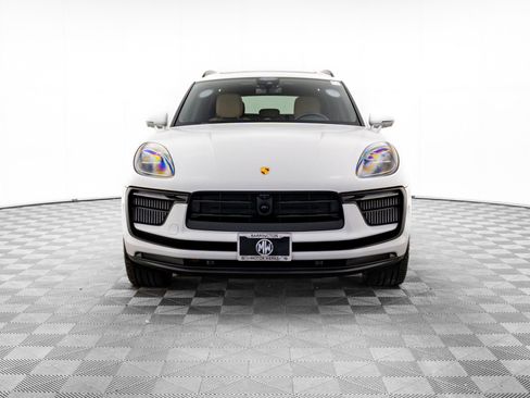 Certified 2023 Porsche Macan S image 9