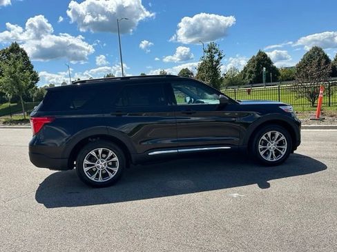 Certified 2023 Ford Explorer XLT w/ Equipment Group 202A AWD/4WD image 2