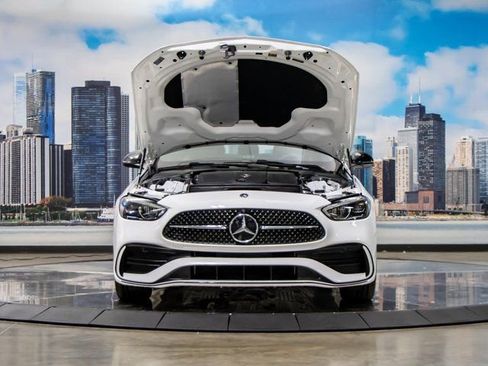 Used 2025 Mercedes-Benz C 300 4MATIC Sedan image 4